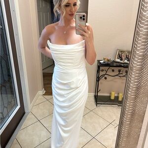 Elegant White Strapless Dress